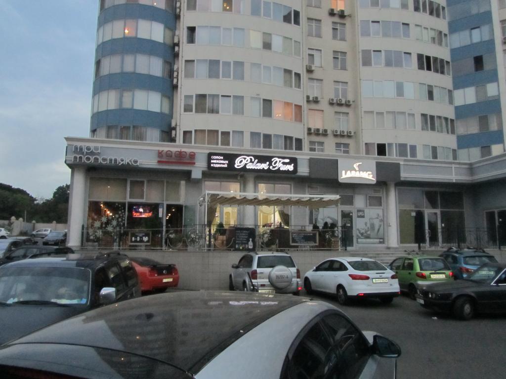 Apartments On Henuezskaya 5 Odessa Esterno foto