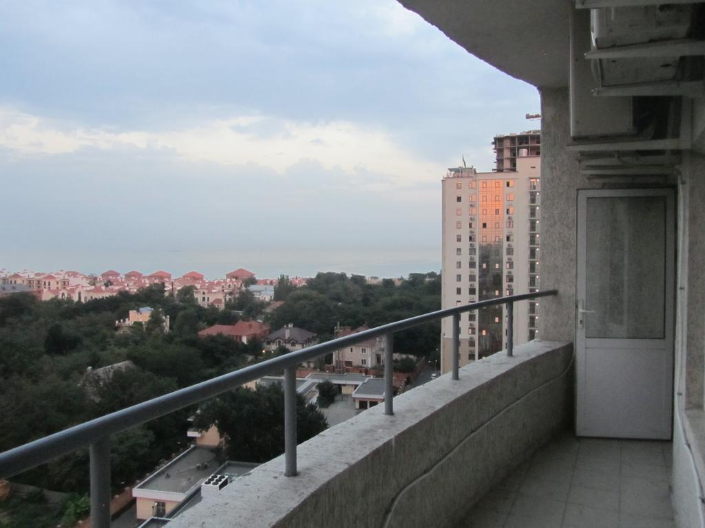 Apartments On Henuezskaya 5 Odessa Esterno foto
