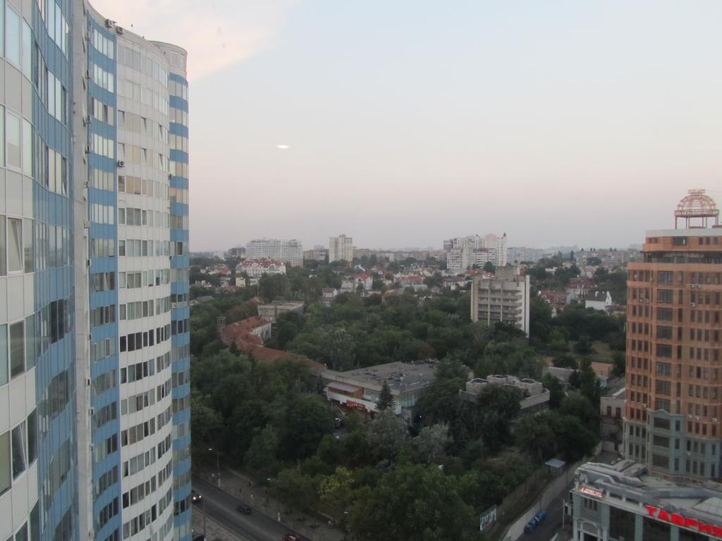 Apartments On Henuezskaya 5 Odessa Esterno foto